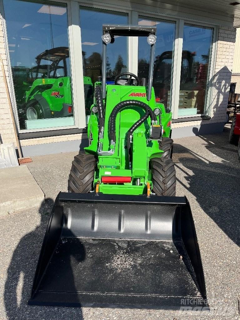 Avant 423 Chargeuse compacte