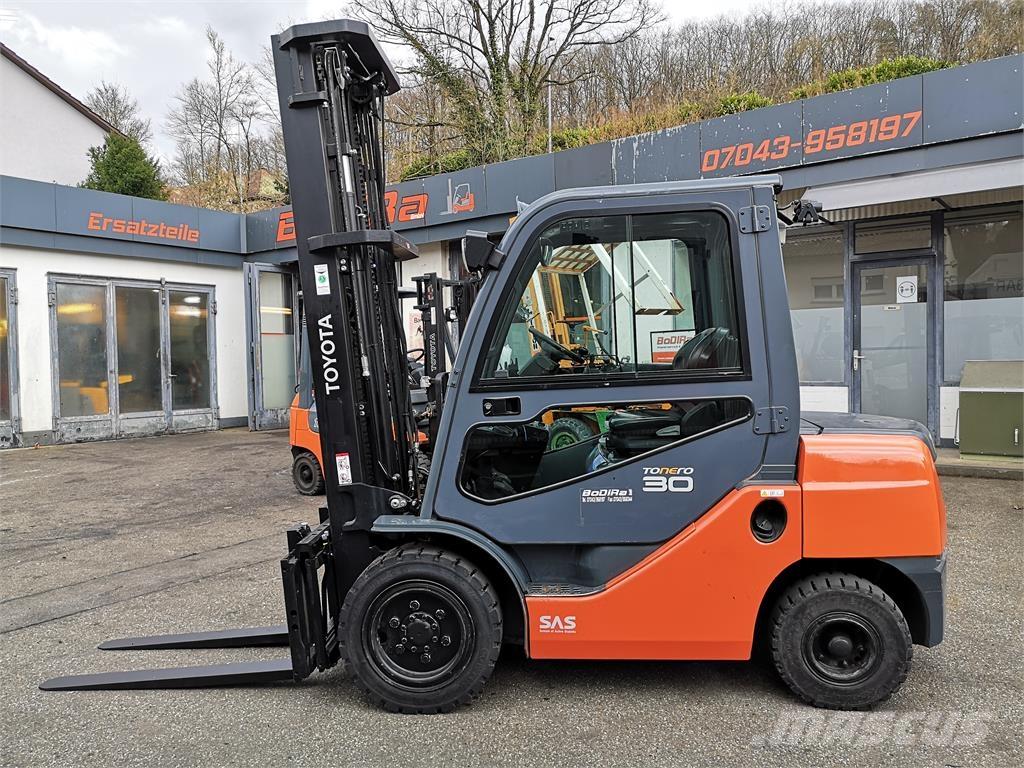 Toyota 02-8FDF30 Chariots diesel