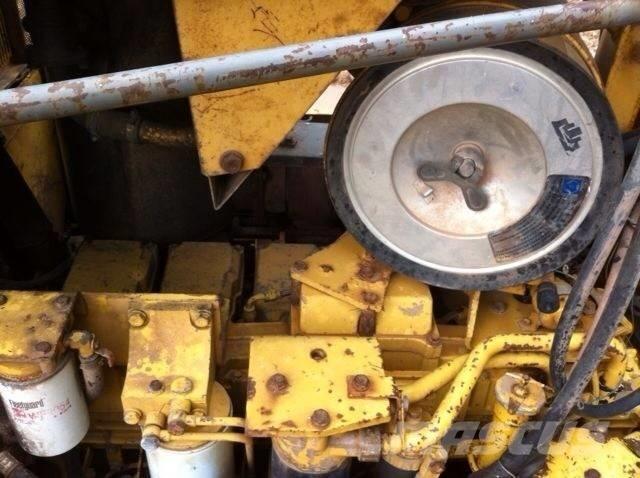 Komatsu d155a-3 Bouteurs sur chenilles