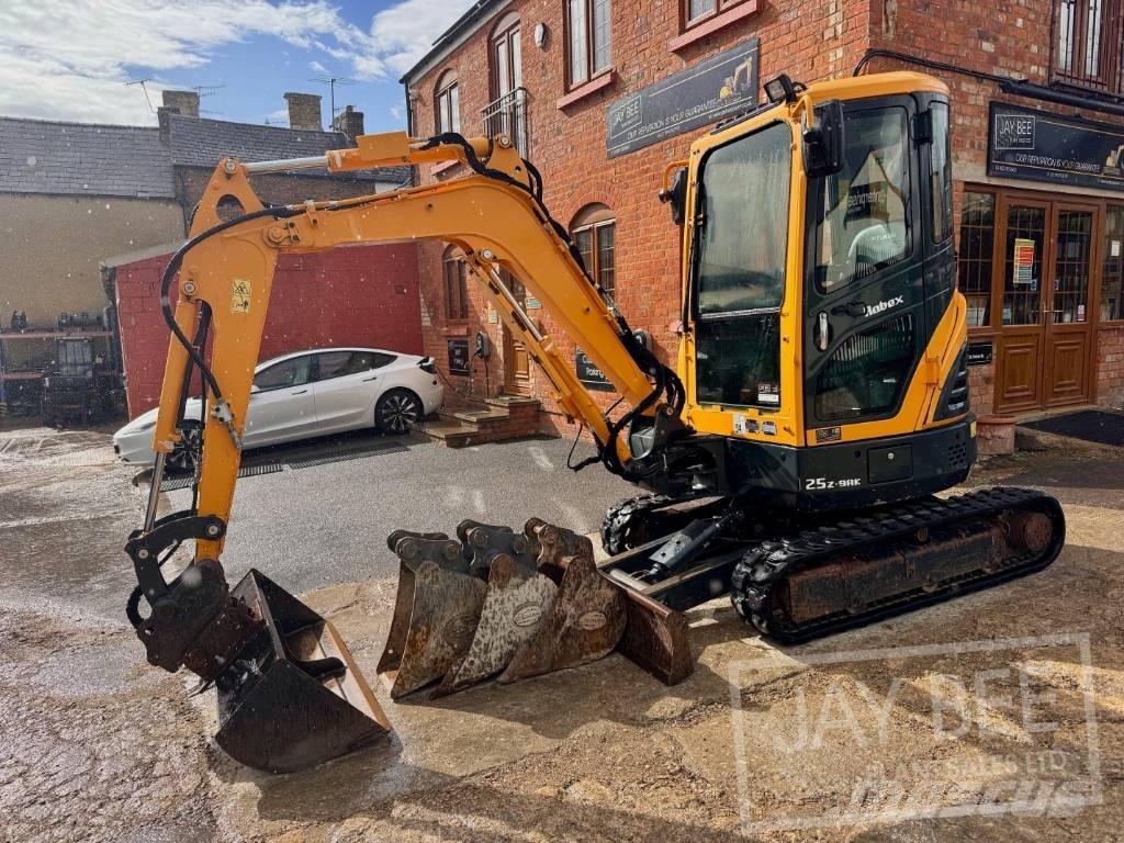 Hyundai R25Z-9 AK Mini pelle < 7t