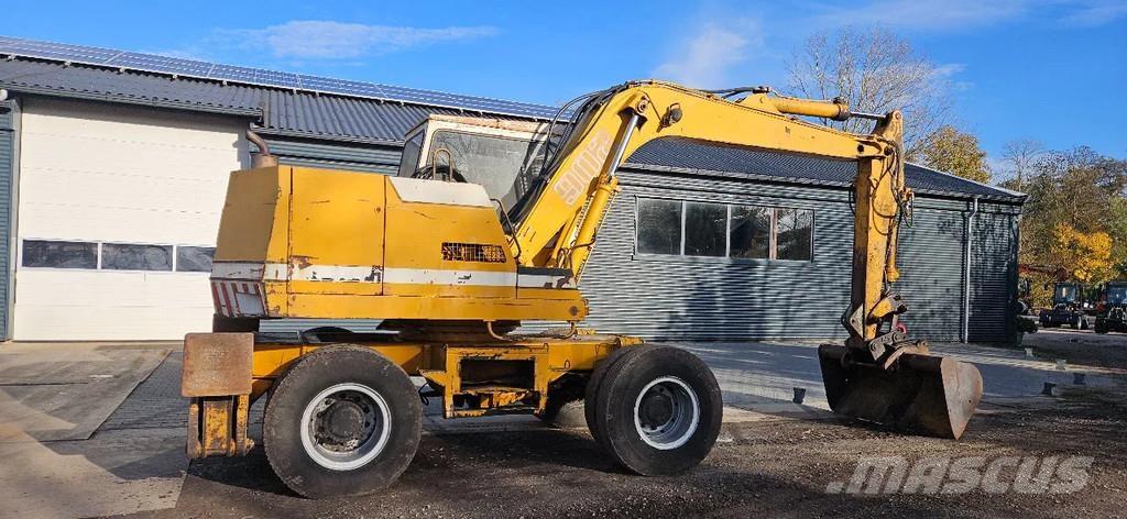 Liebherr A902 Pelle sur pneus