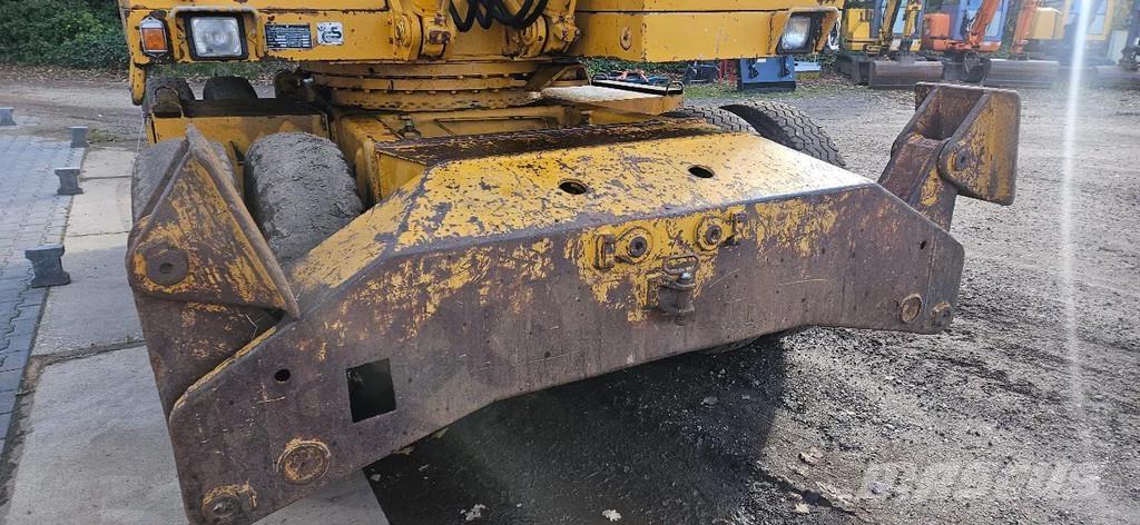 Liebherr A902 Pelle sur pneus