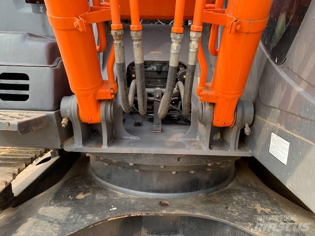 Hitachi ZX210G Pelle sur chenilles