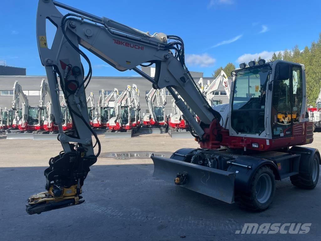 Takeuchi TB 295W Pelle sur pneus
