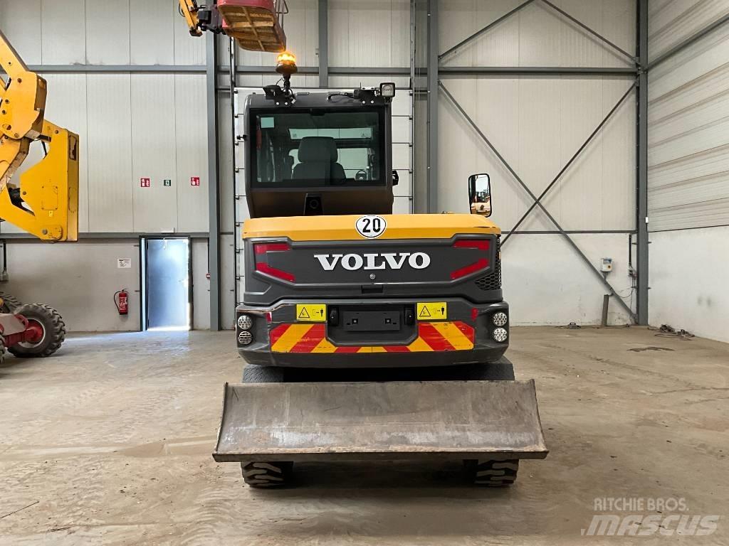 Volvo EW 60 E Pelle sur pneus
