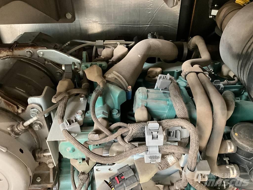 Volvo EW 60 E Pelle sur pneus