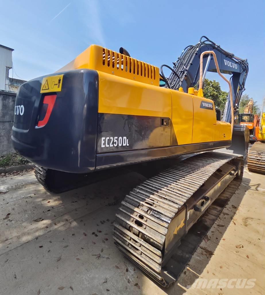 Volvo EX250DL Pelle sur chenilles