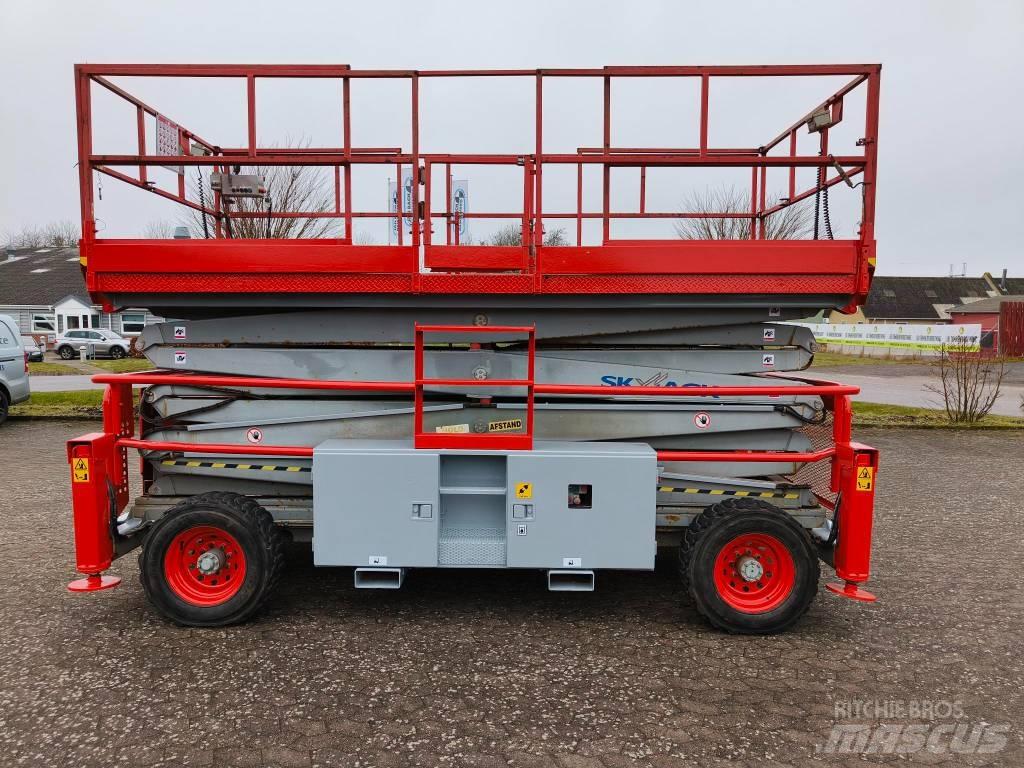 SkyJack SJ 9250 RT Nacelle ciseaux