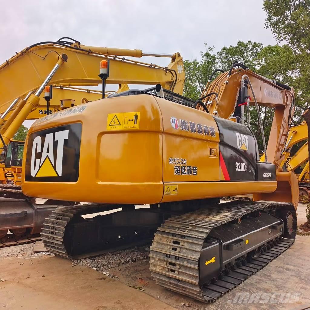 CAT 320 D2L Pelle sur chenilles