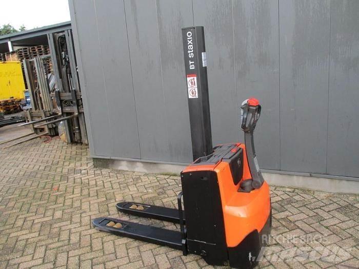 BT SWE 080L Gerbeur accompagnant