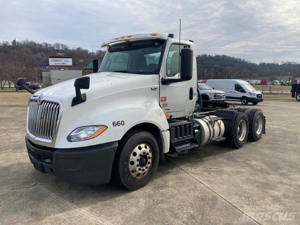 International LT Tracteur routier