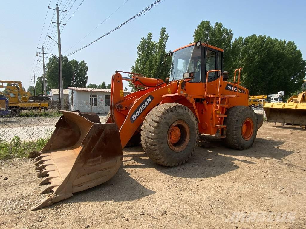 Doosan DL503 Chargeuse sur pneus
