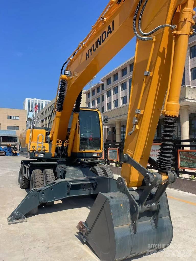 Hyundai 210W-9 Pelle sur pneus