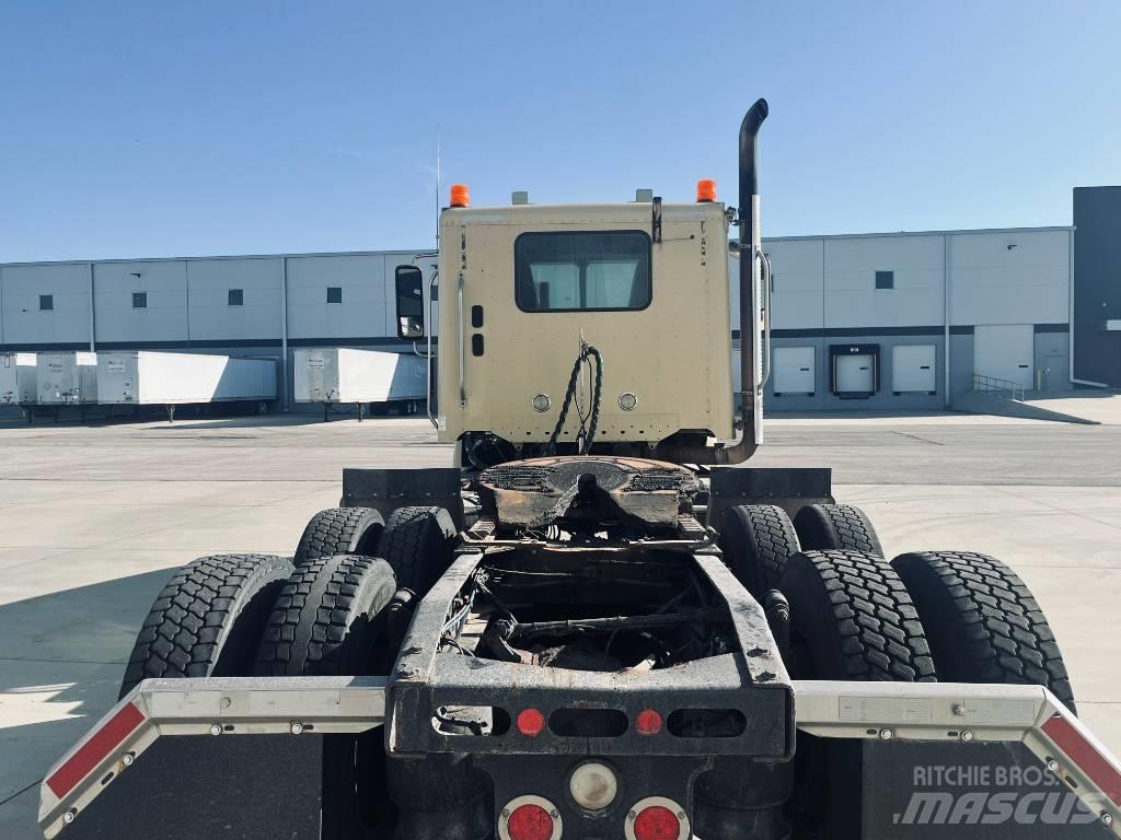 Freightliner 122 SD Tracteur routier