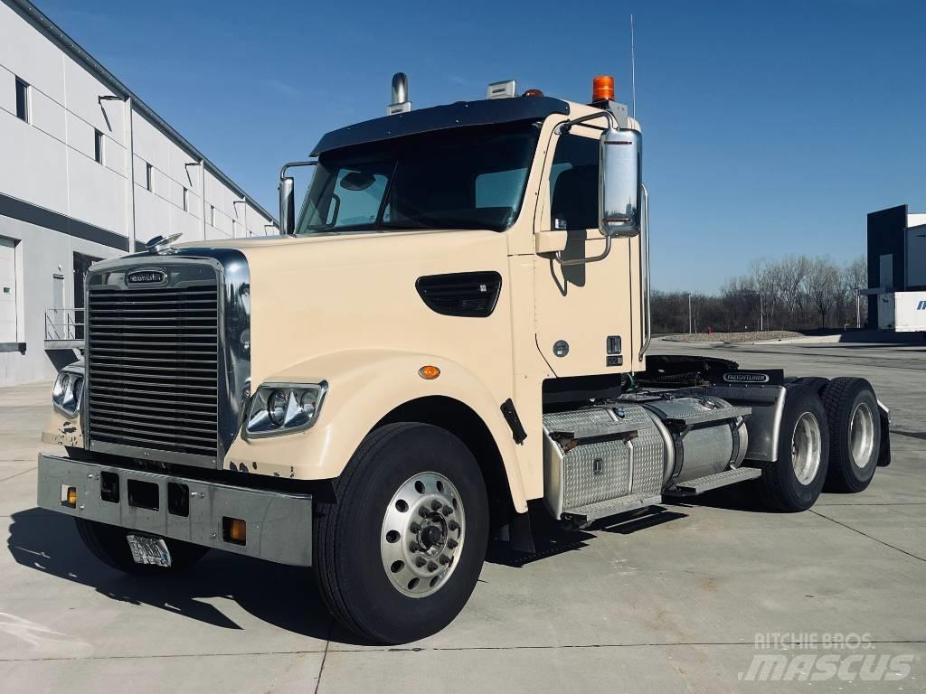 Freightliner 122 SD Tracteur routier