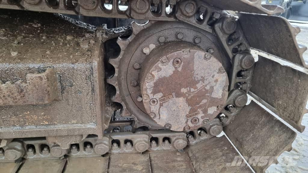 JCB JS 145 LC Pelle sur chenilles