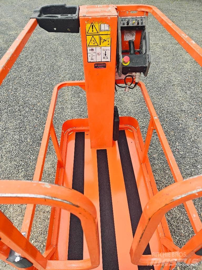 JLG 1230 ES Mât vertical