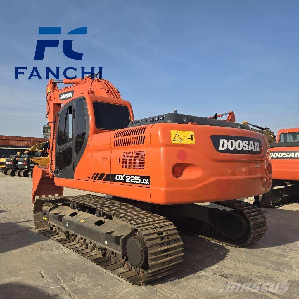 Doosan DX 225 LC Pelle sur chenilles