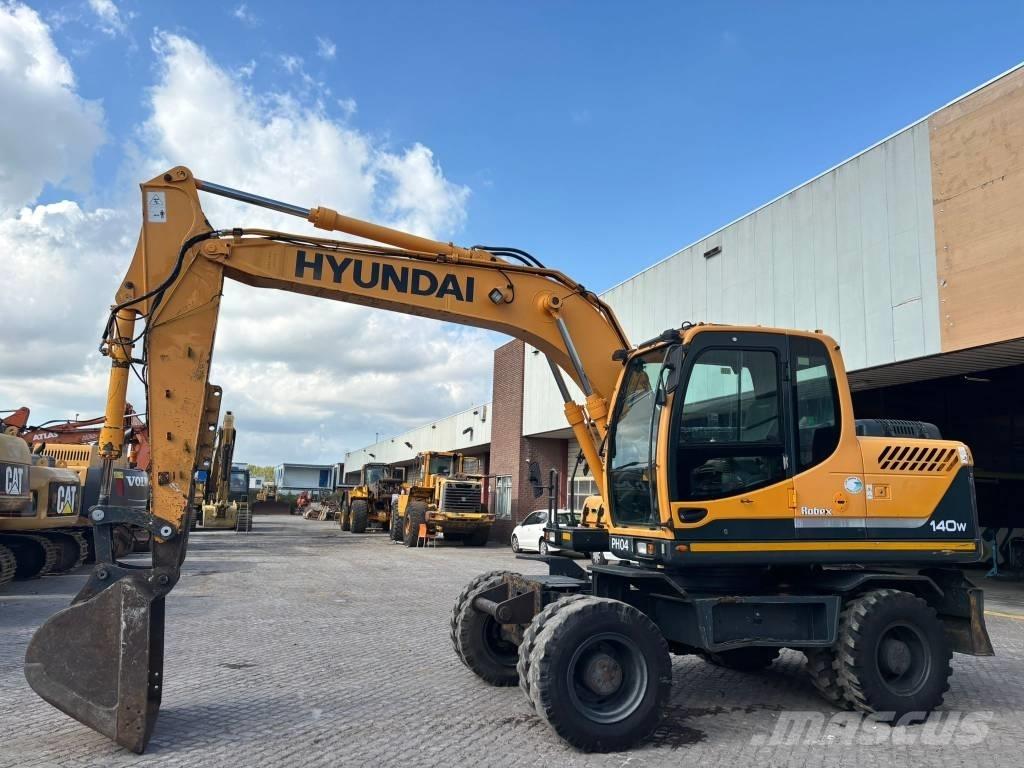 Hyundai 140W-9 Pelle sur pneus