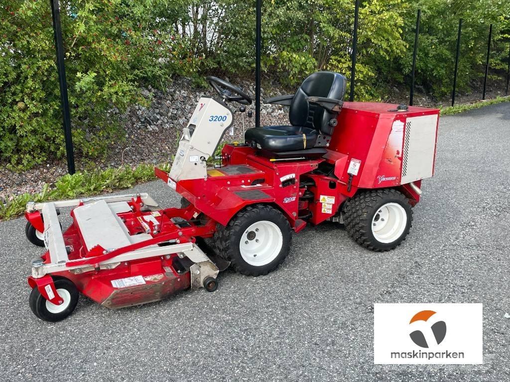 Ventrac 3200 Tondeuses montées