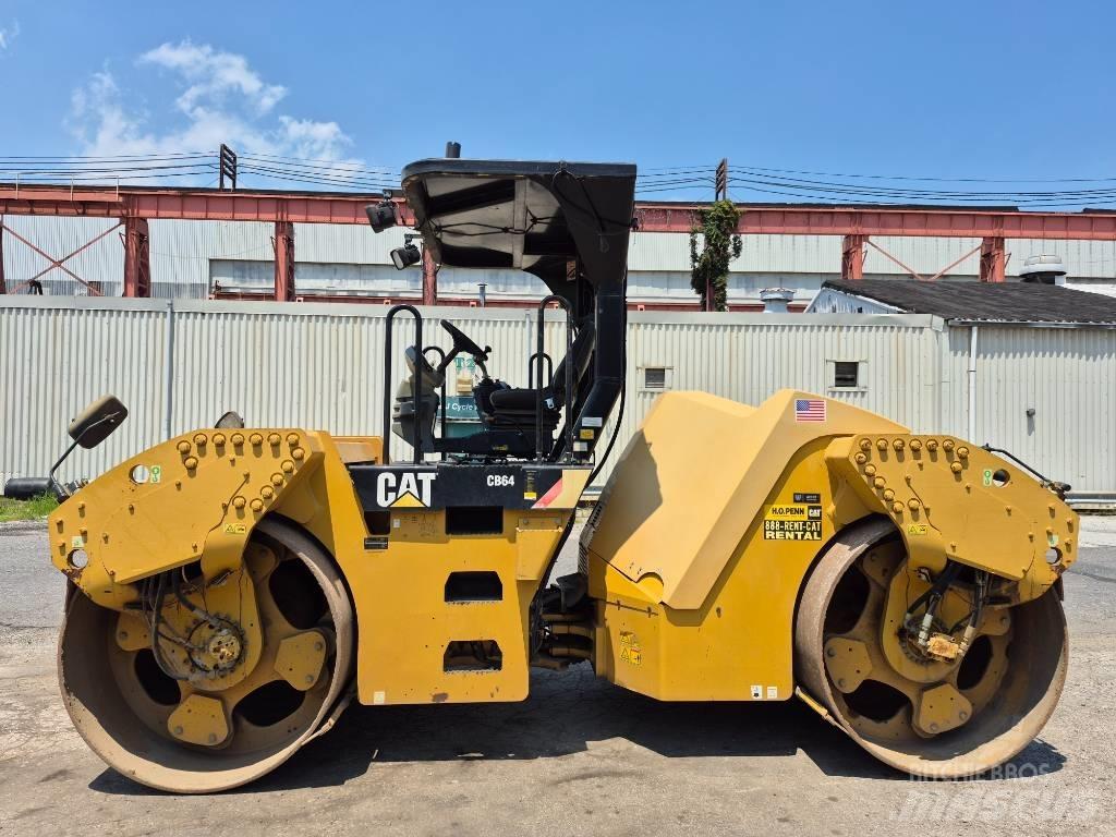 CAT CB 64 Rouleaux tandem