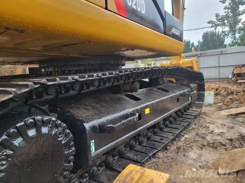 CAT 320 D L Pelle sur chenilles
