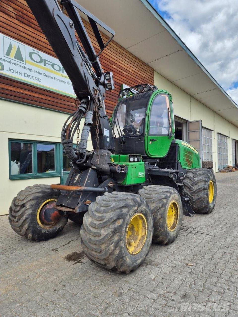 John Deere 1070 E Abatteuse