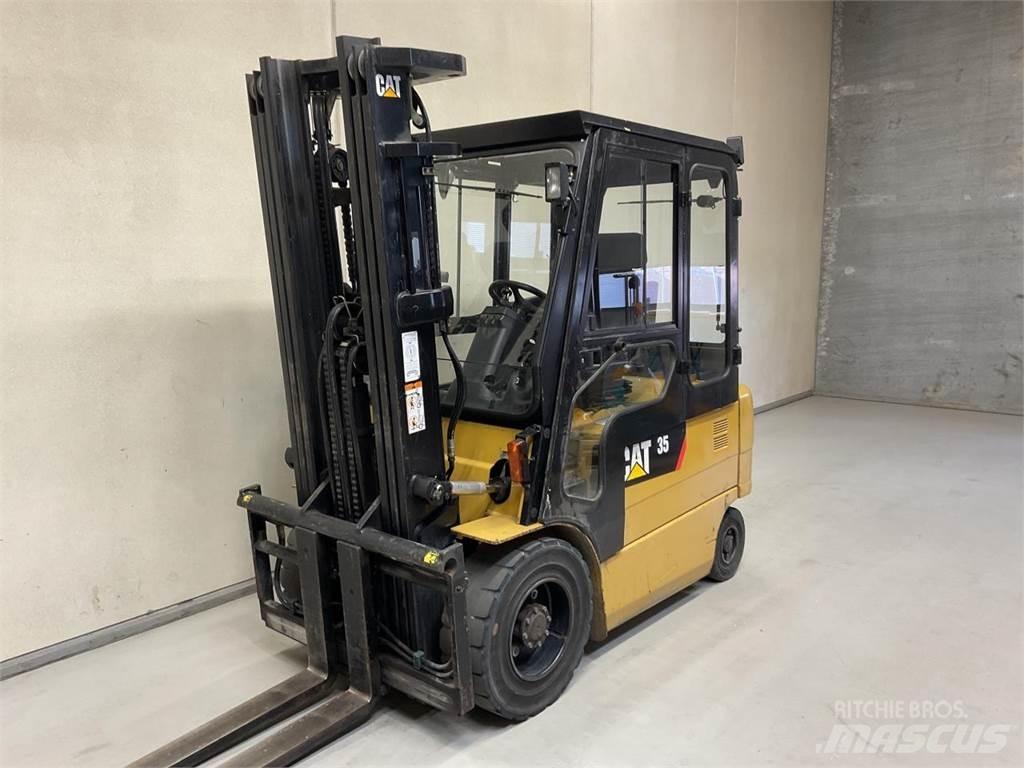 CAT EP35K-PAC Chariots élévateurs électriques