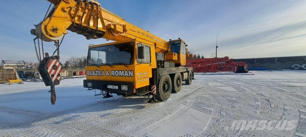 Liebherr LTM 1050 Grues tout terrain