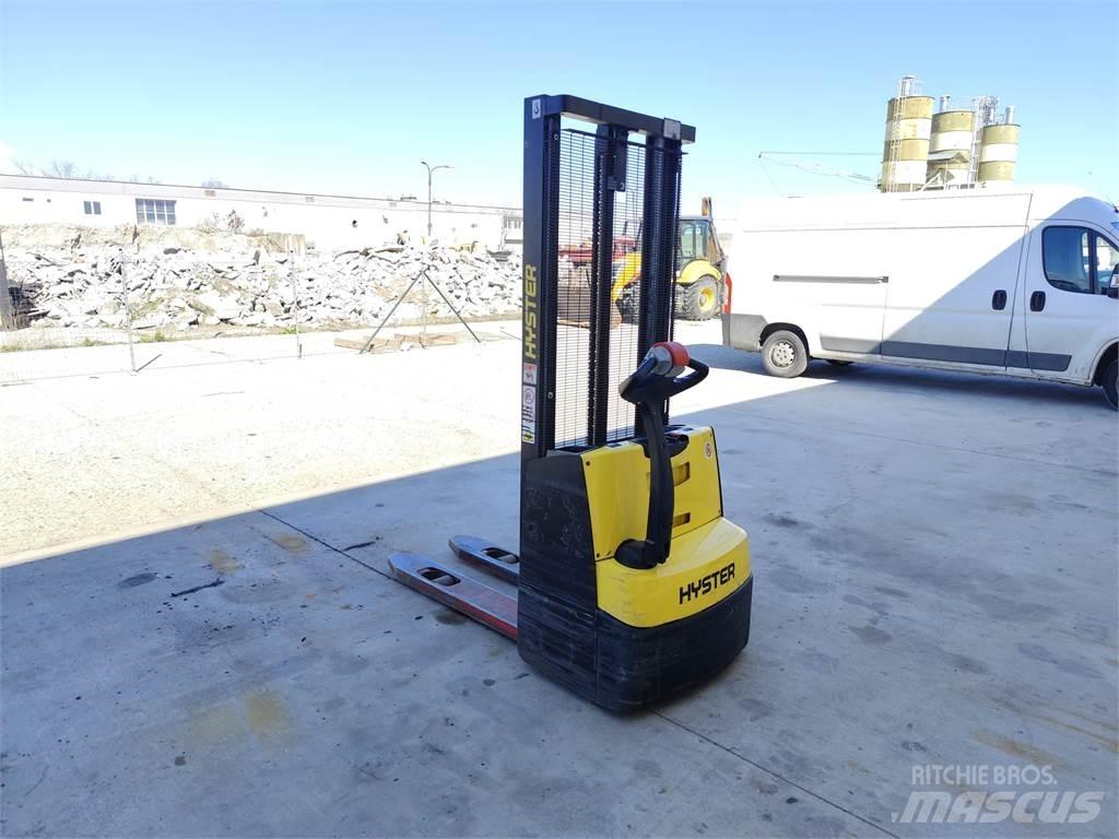 Hyster S1.0E Gerbeur accompagnant