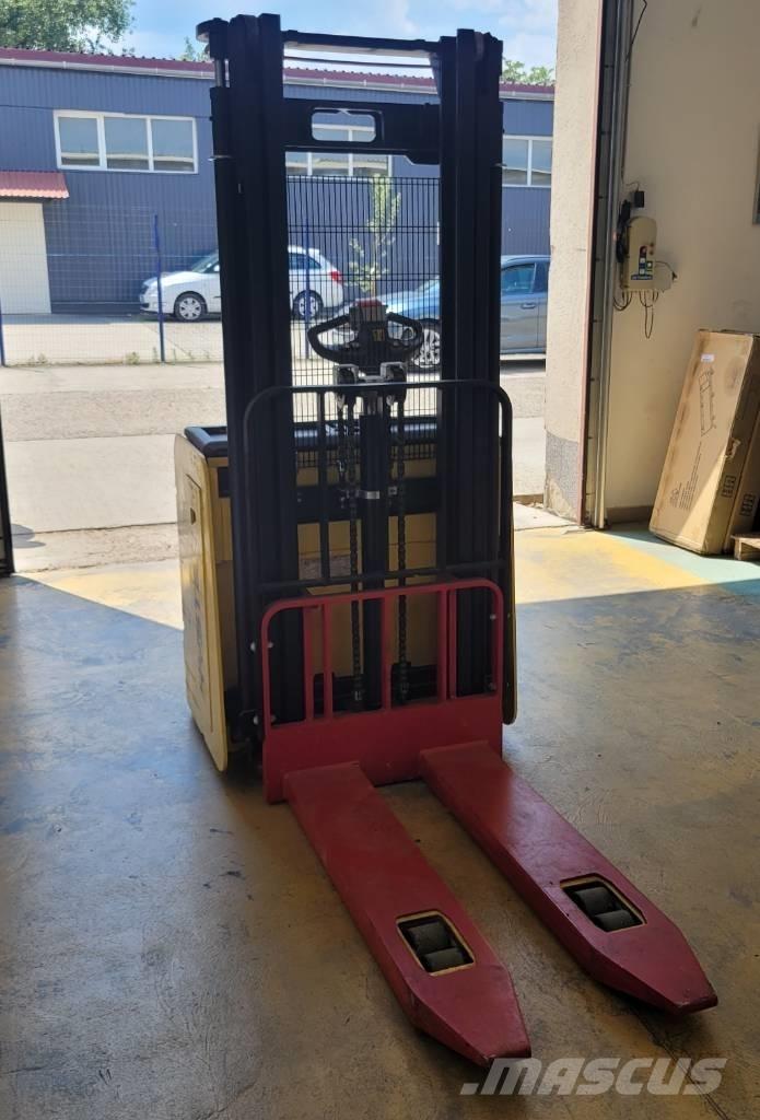 Hyster S1.4iL Gerbeur accompagnant