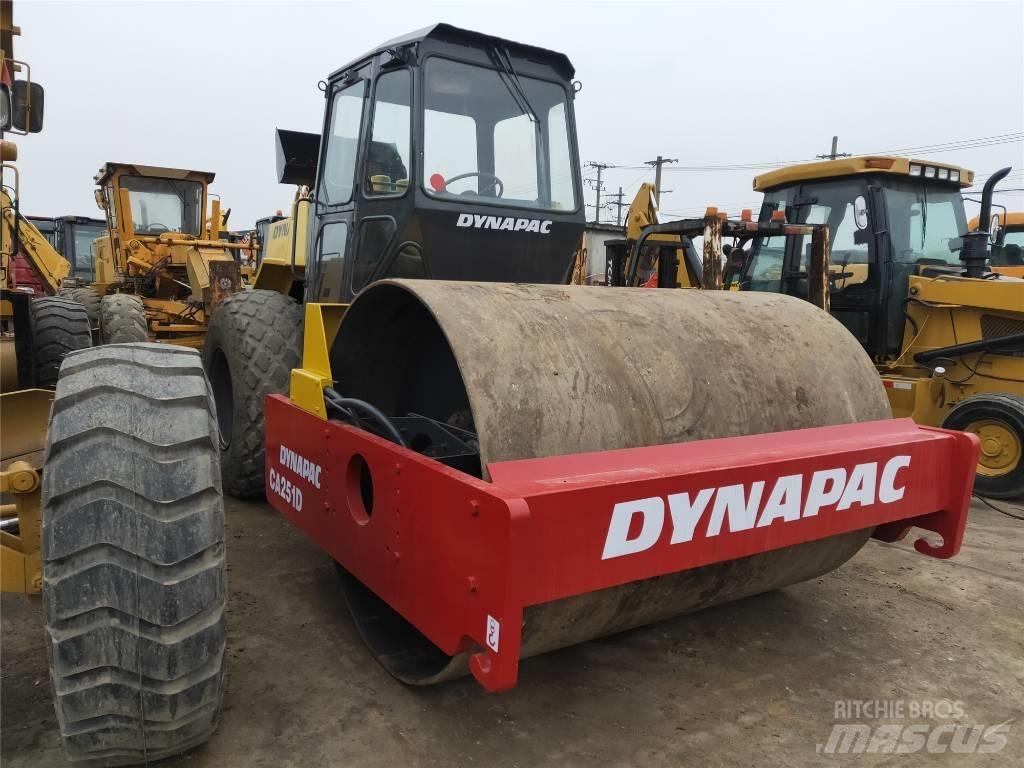Dynapac CA251D Rouleaux monocylindre