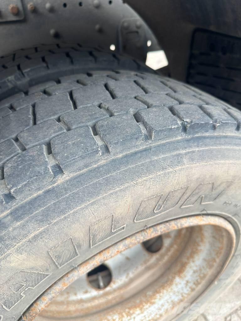 MAN TGL 10.250 Camion benne