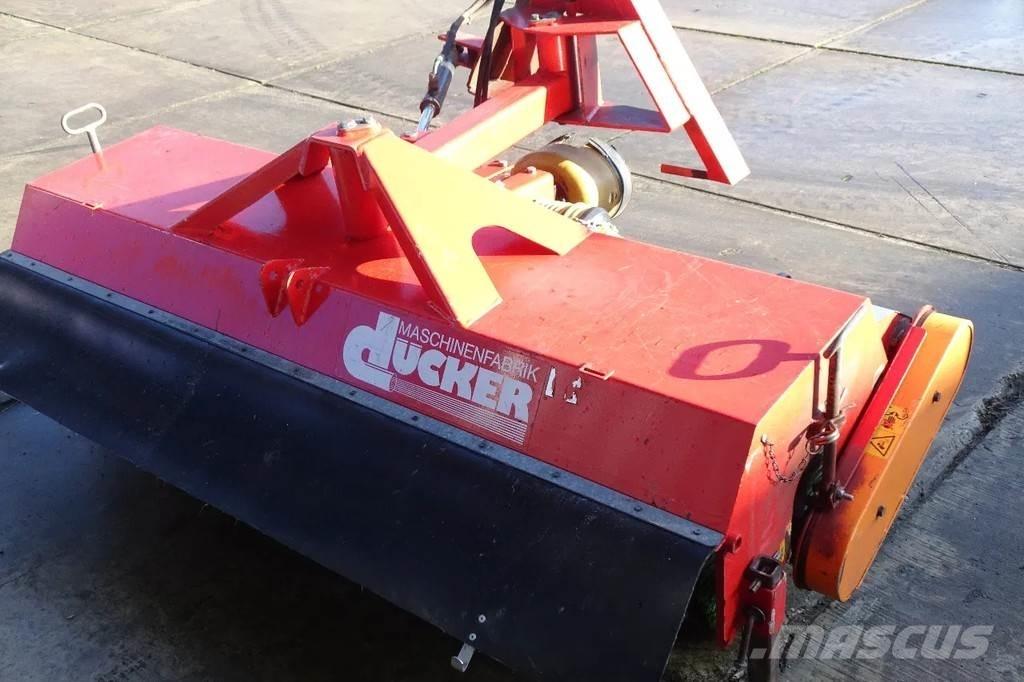 Dücker Veegmachine Camion balayeur