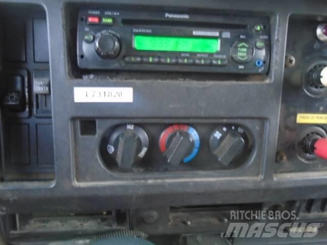 International F 4900 Camion nacelle