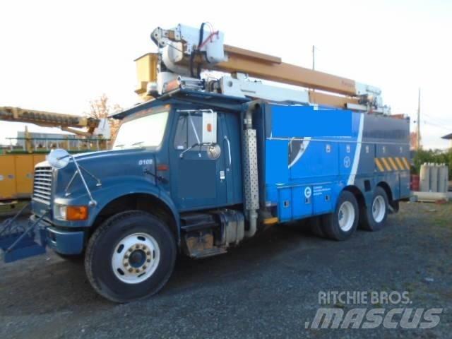 International F 4900 Camion nacelle