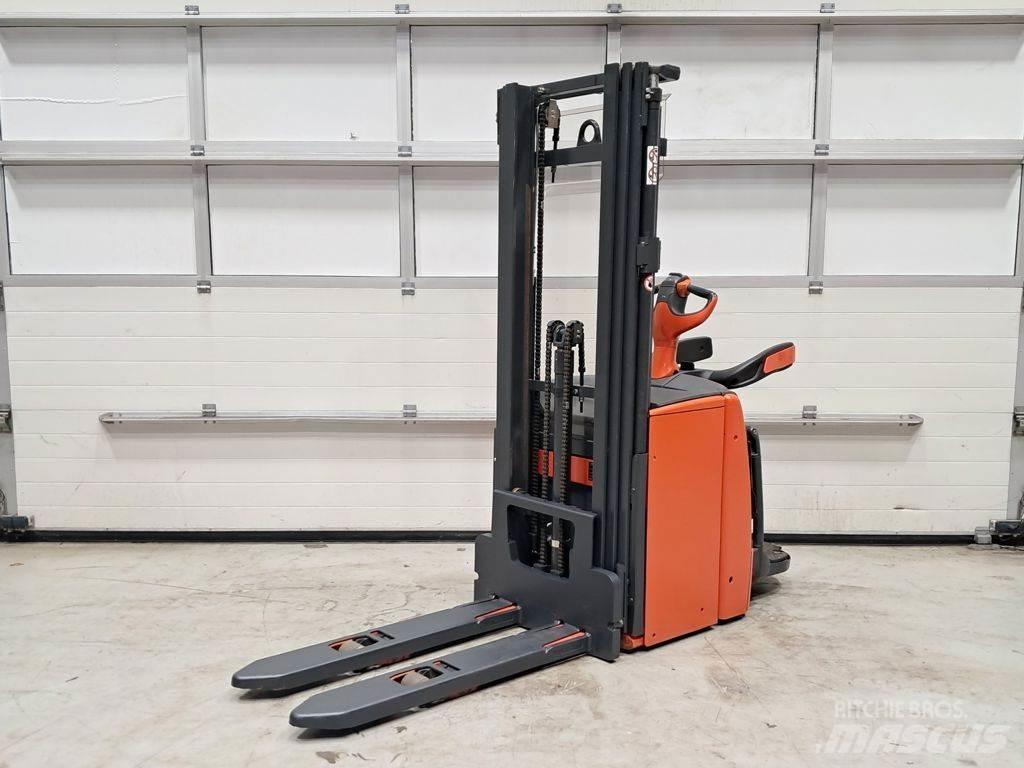 Linde L14 AP Gerbeur accompagnant