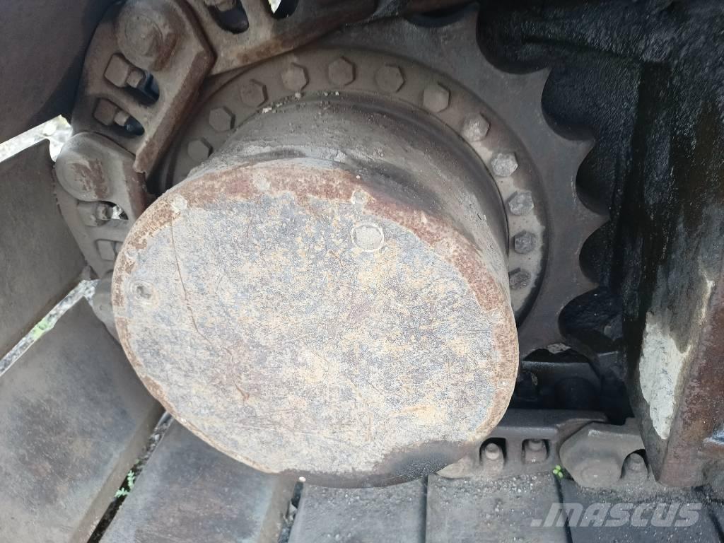 Daewoo S-250 LC-V Pelle sur chenilles