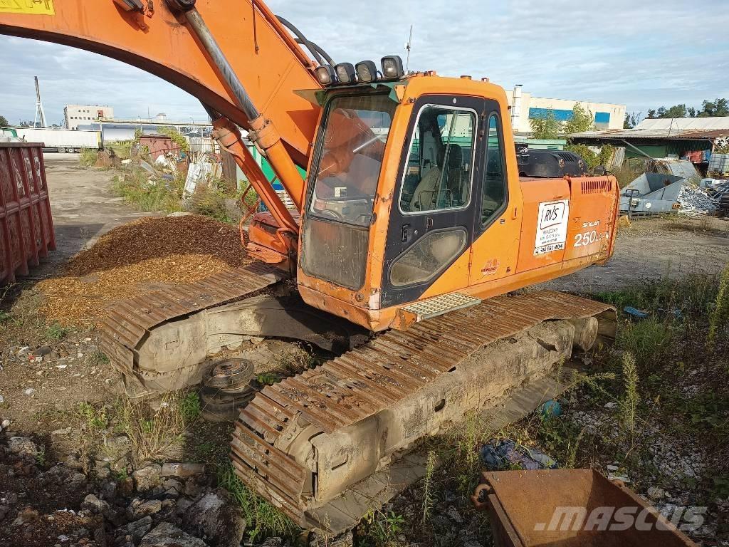 Daewoo S-250 LC-V Pelle sur chenilles