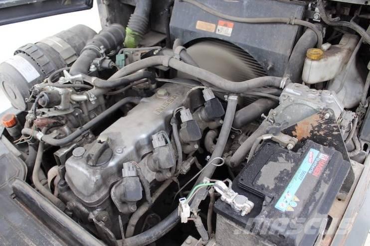 Nissan DX25LPG Chariots GPL