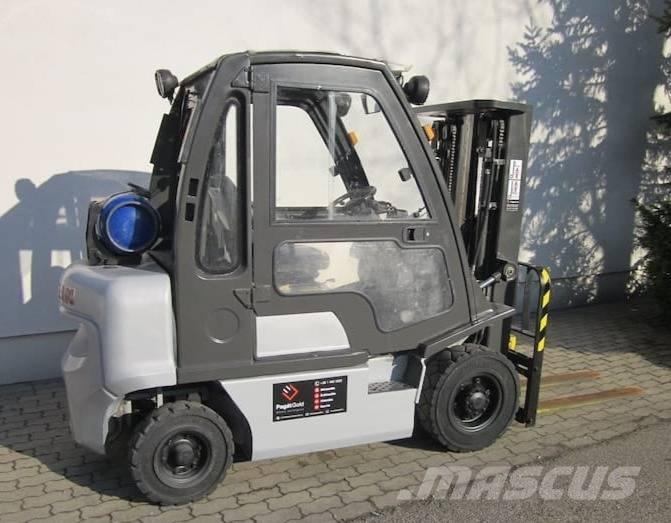 Nissan DX25LPG Chariots GPL