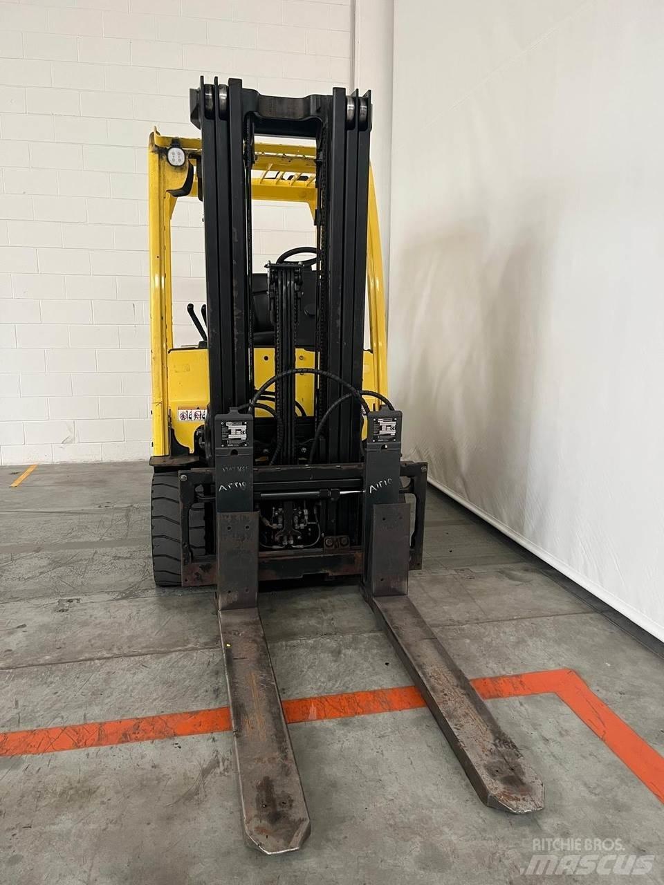 Hyster J3.0XN Chariots élévateurs électriques
