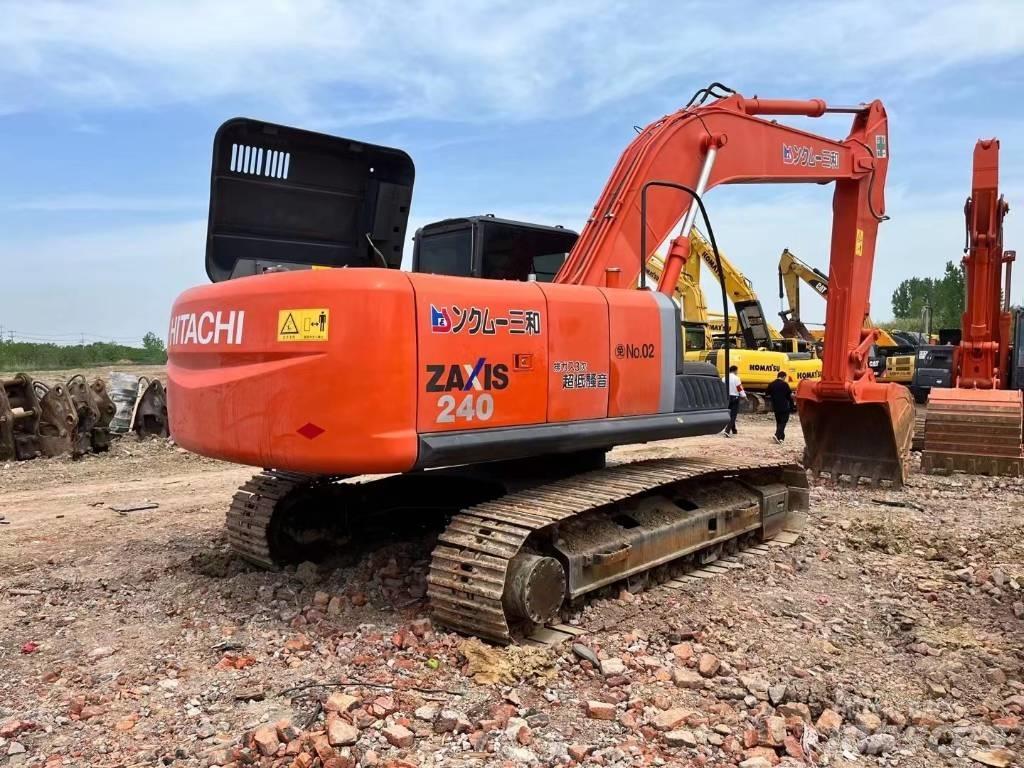 Hitachi ZX 240-3 Pelle sur chenilles