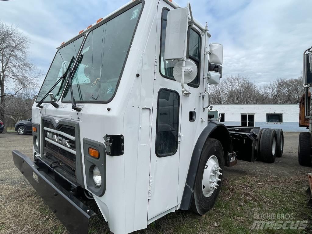 Mack LEU613 Châssis cabine