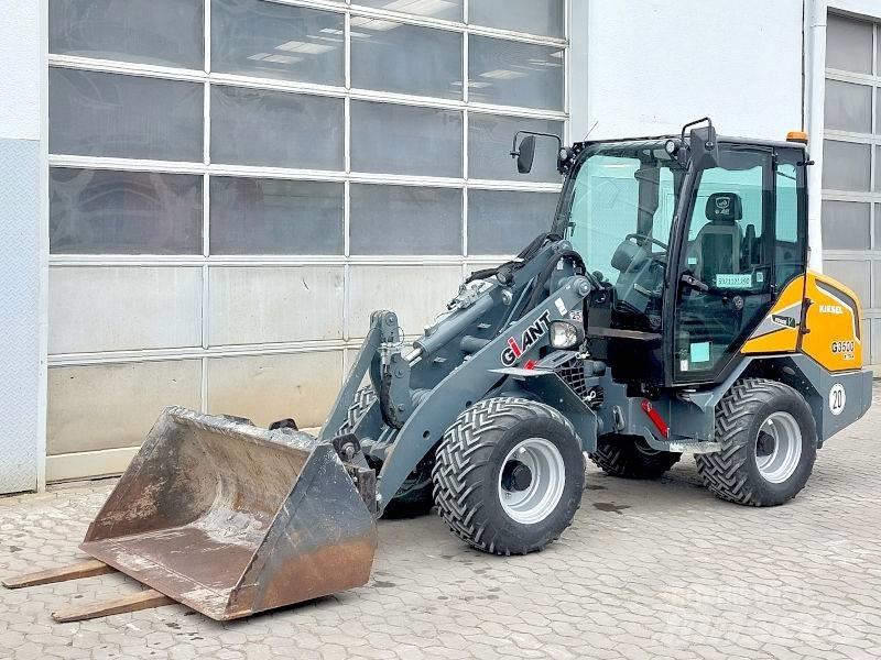 Giant G 3500 X-Tra Chargeuse compacte