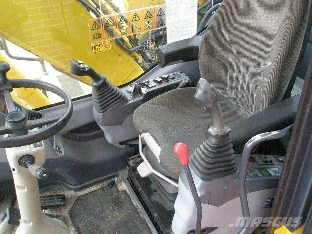 Komatsu PW140-7 Pelle sur pneus