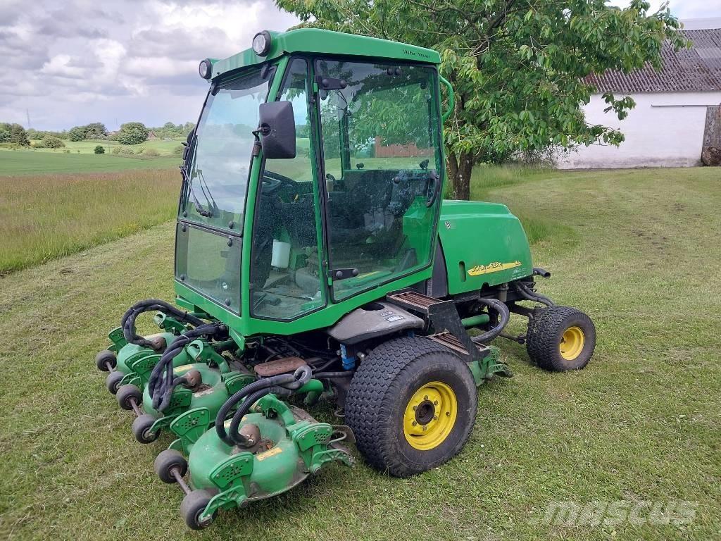 John Deere 3245 C Tondeuses pour fairway