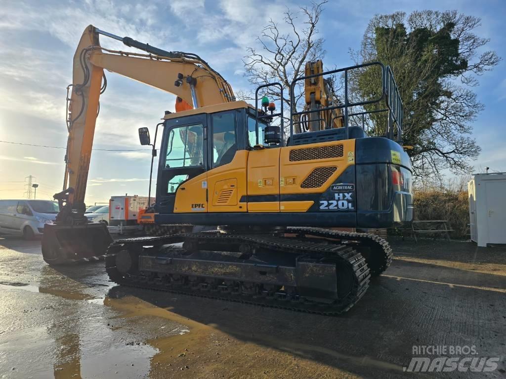 Hyundai HX220L Pelle sur chenilles
