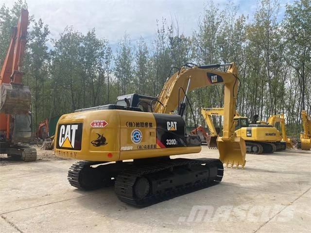 CAT 320D2 Pelle sur chenilles