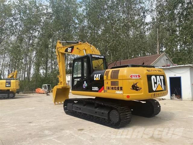 CAT 320D2 Pelle sur chenilles